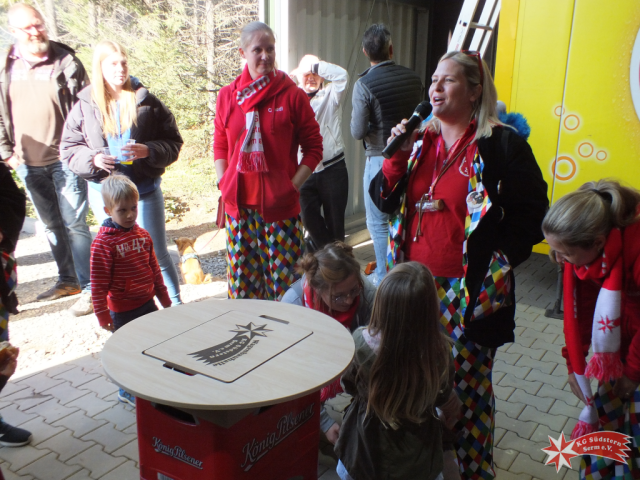 08.10.2022 - Halleneinweihung in Serm